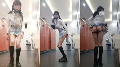 国产CD系列伪娘『艾草』女厕巨大水晶阳具抽插菊花无视进来的大妈们