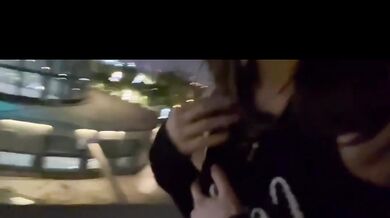 商场天台露天花园野战，下面人来人往